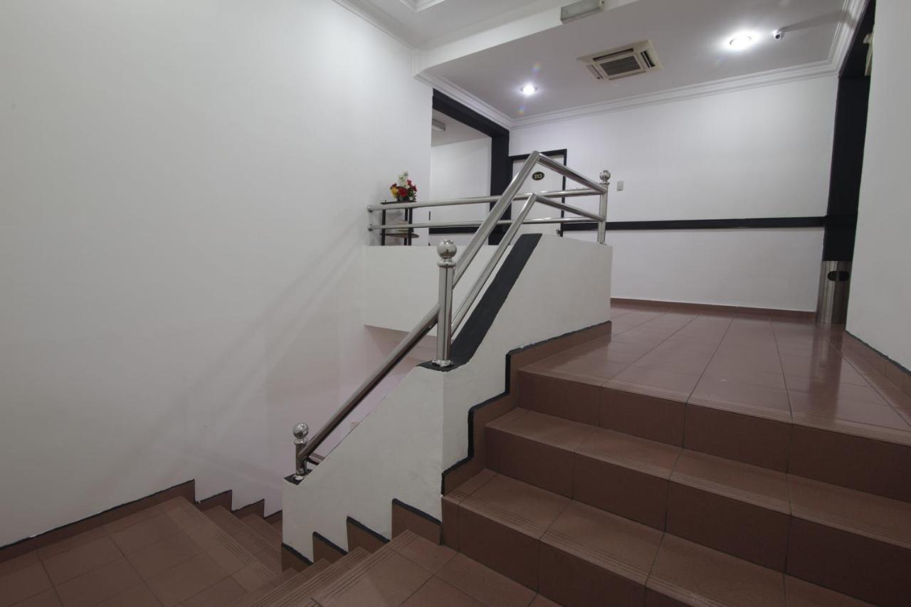 G City Hotel تيلوك إنتان المظهر الخارجي الصورة