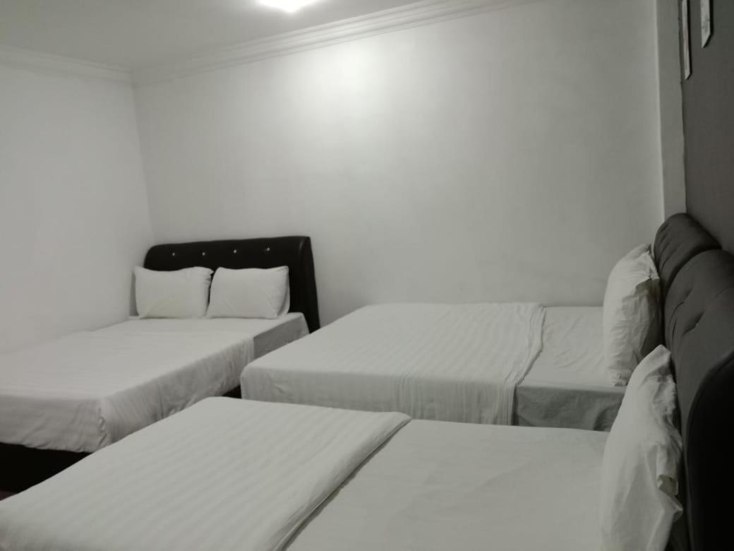 G City Hotel تيلوك إنتان المظهر الخارجي الصورة
